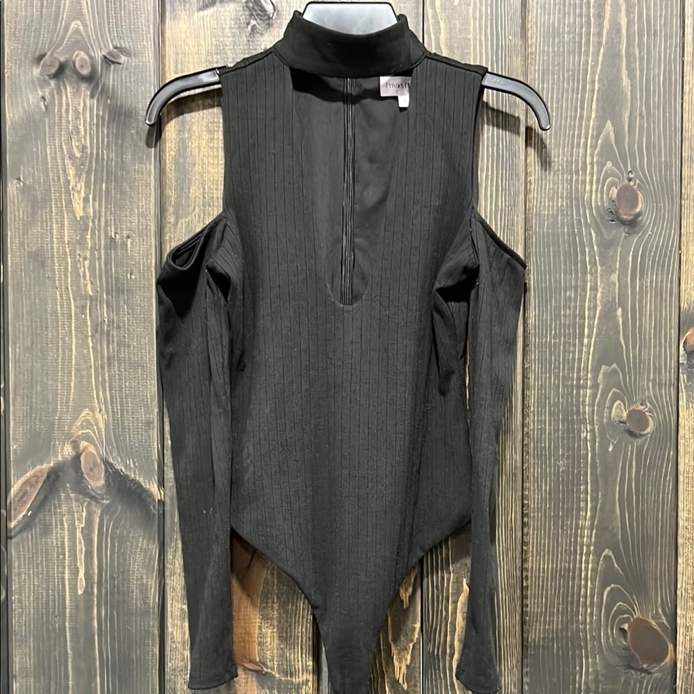 Privacy Please Bodysuit Top S Black Mock Neck Plunge Cutout Cold Shoulder‎ Thong